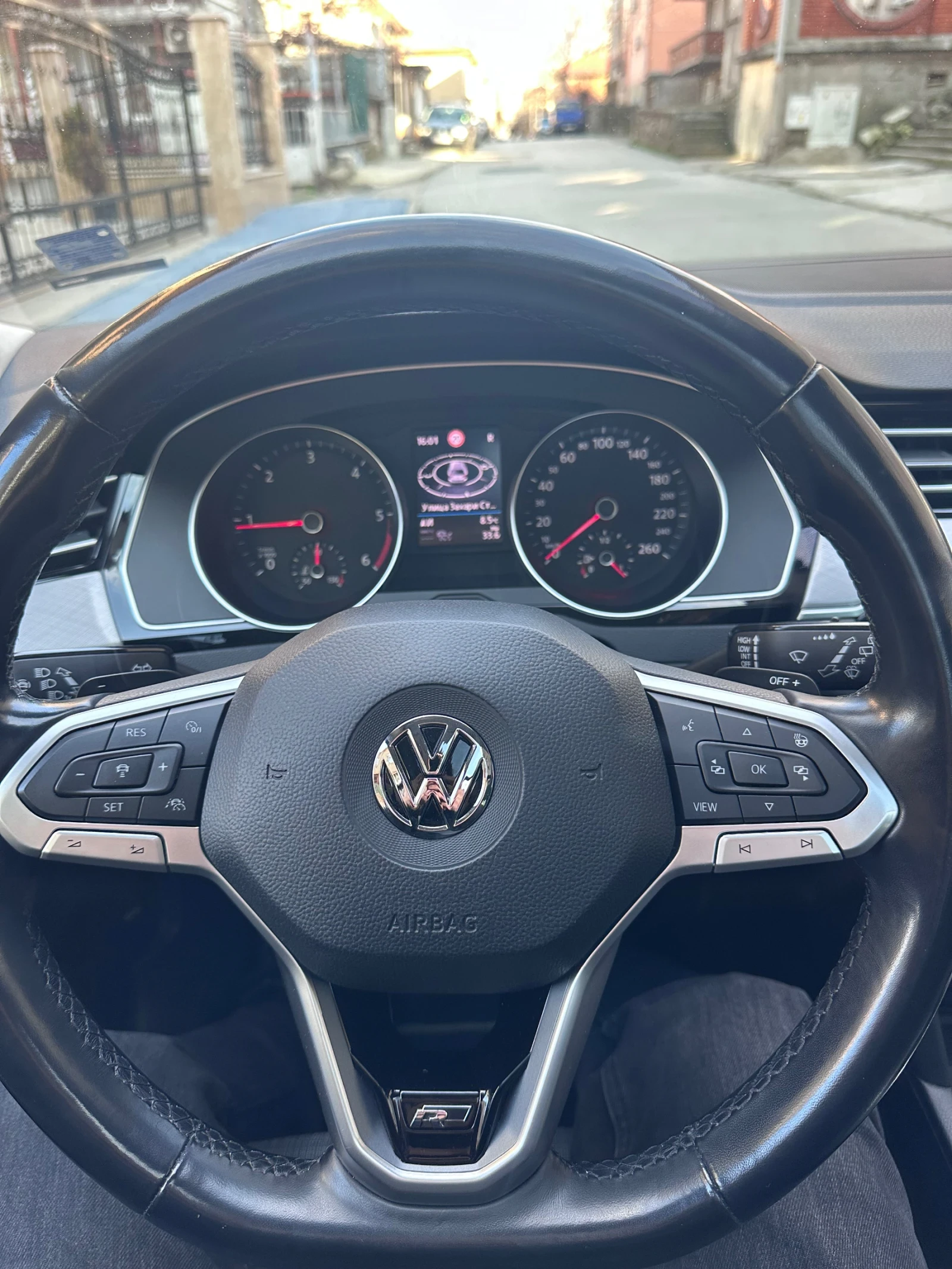 VW Passat R-LINE - изображение 8