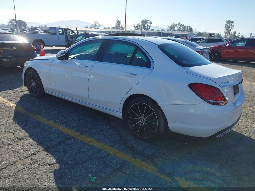 Mercedes-Benz C 300 2.0L I-4 DI, DOHC, VVT, TURBO, 255HP Rear Wheel | Mobile.bg � ����������� 3