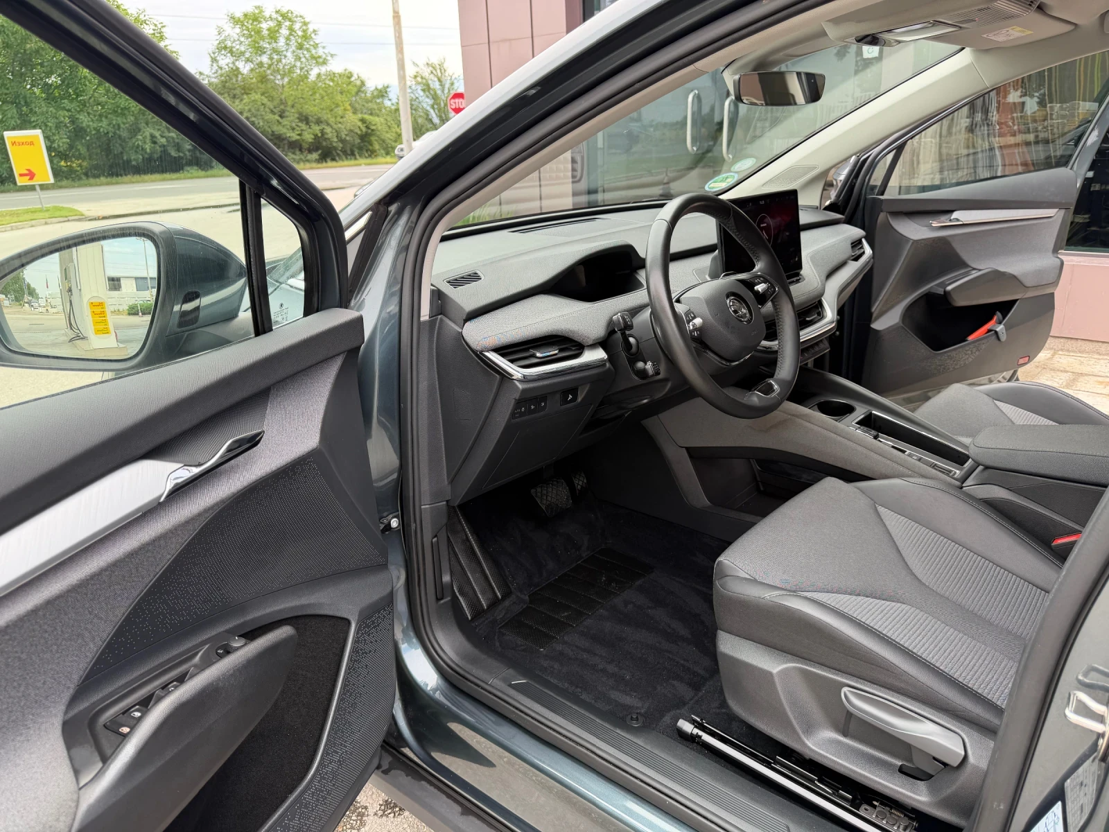 Skoda Enyaq iV 80-Сервизна История-Кожа, снимка 9 - Автомобили и джипове - 55035001