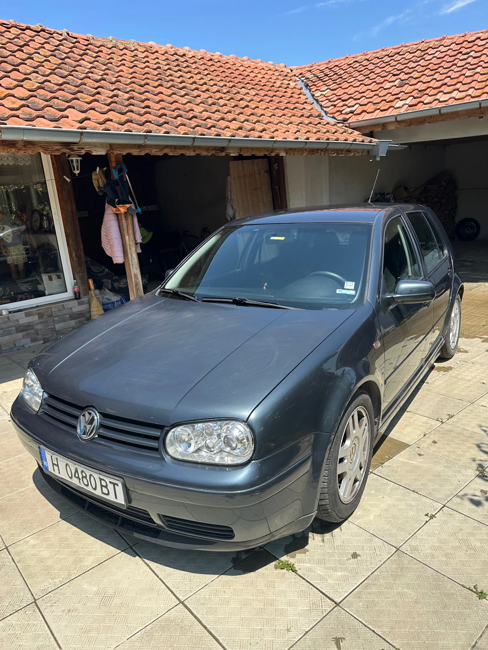 VW Golf 1.8, снимка 2 - Автомобили и джипове - 55340657