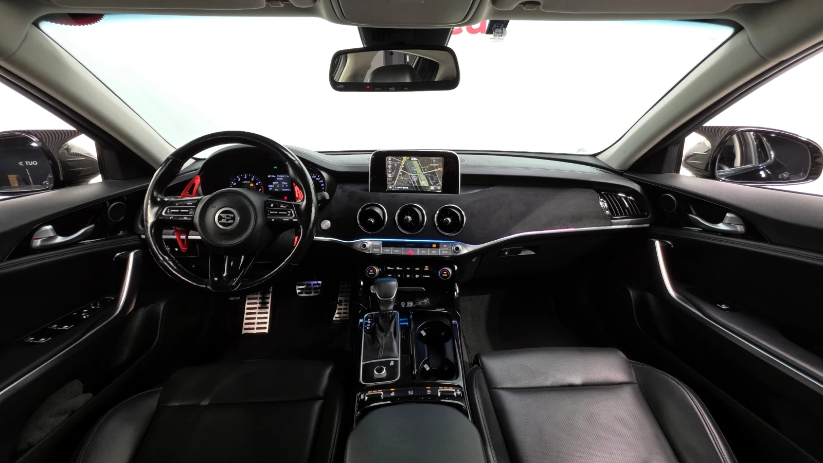 Kia Stinger 2.0* ПОДГРЕВ ВОЛАН* КРАЙНА ЦЕНА, снимка 7 - Автомобили и джипове - 55348319