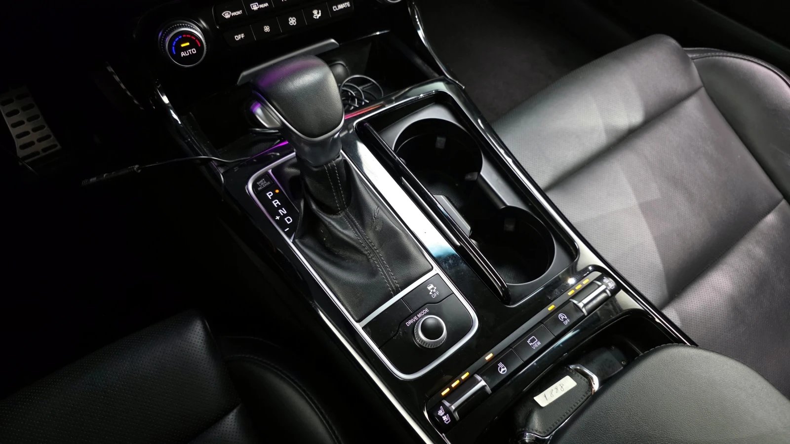 Kia Stinger 2.0* ПОДГРЕВ ВОЛАН* КРАЙНА ЦЕНА, снимка 9 - Автомобили и джипове - 55348319