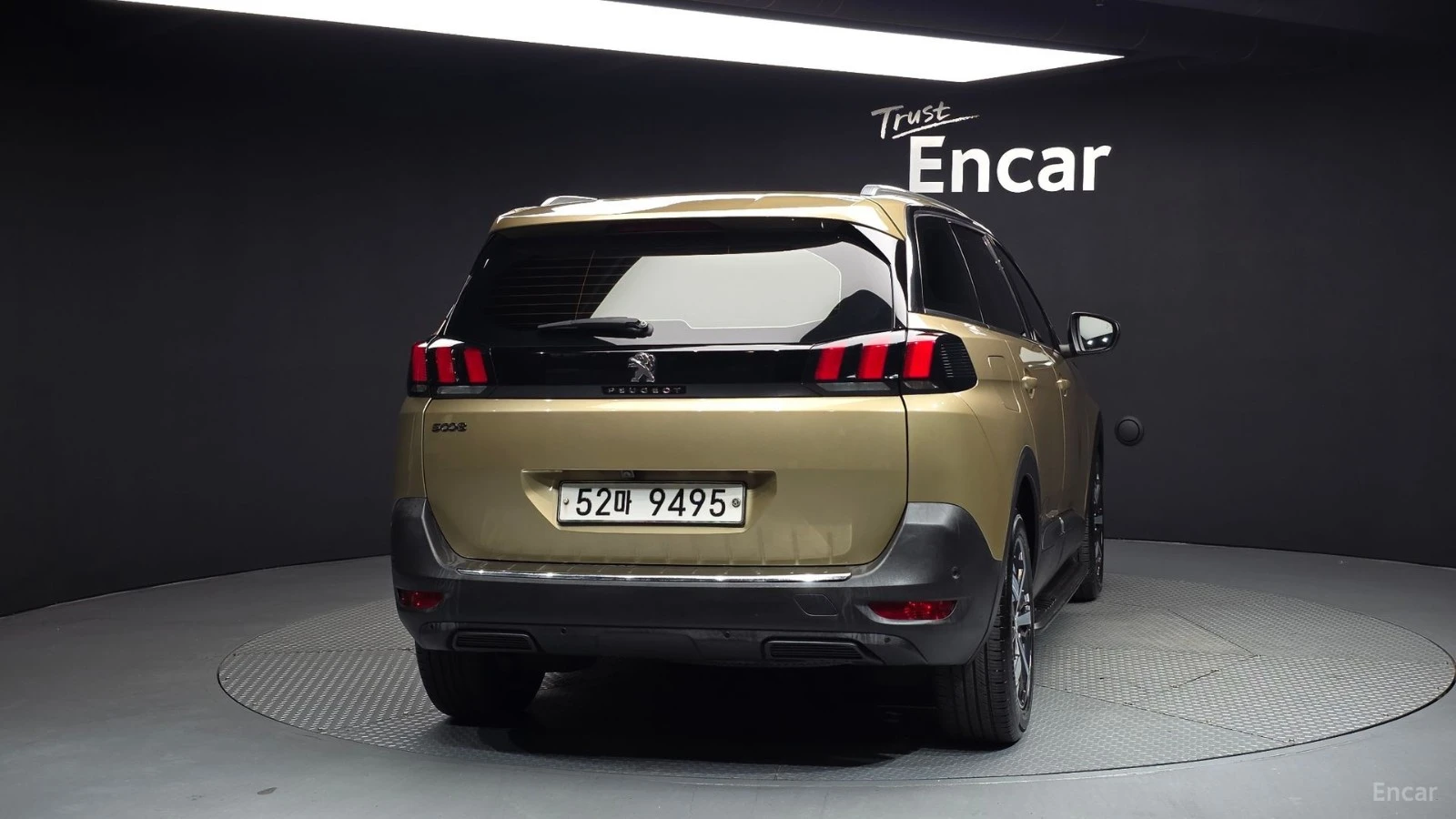 Peugeot 5008 * ALLURE* 360* ПАНО* KEYLESS* Camera* ПОДГРЕВ* , снимка 4 - Автомобили и джипове - 55570512