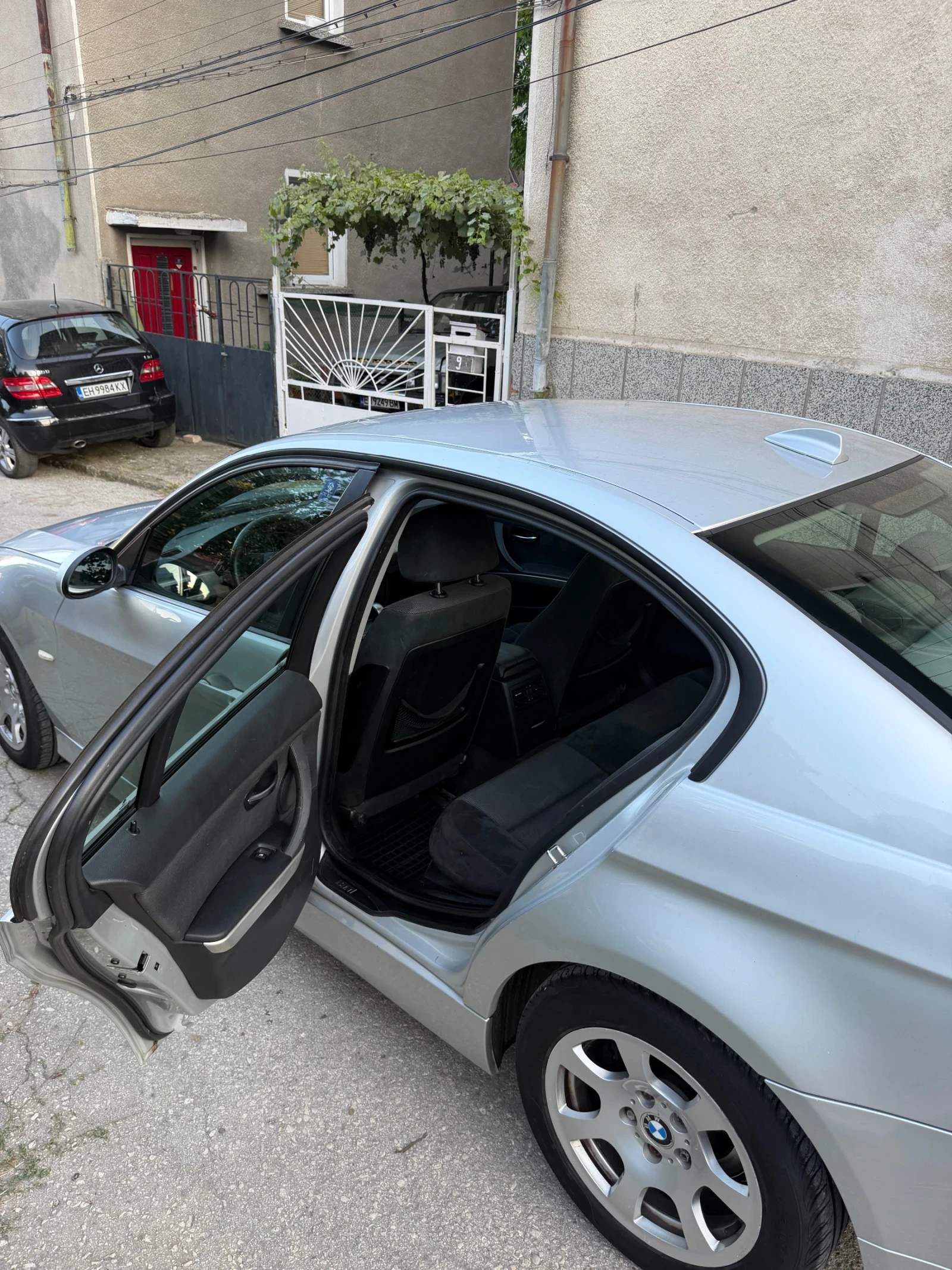BMW 320, снимка 6 - Автомобили и джипове - 55606894