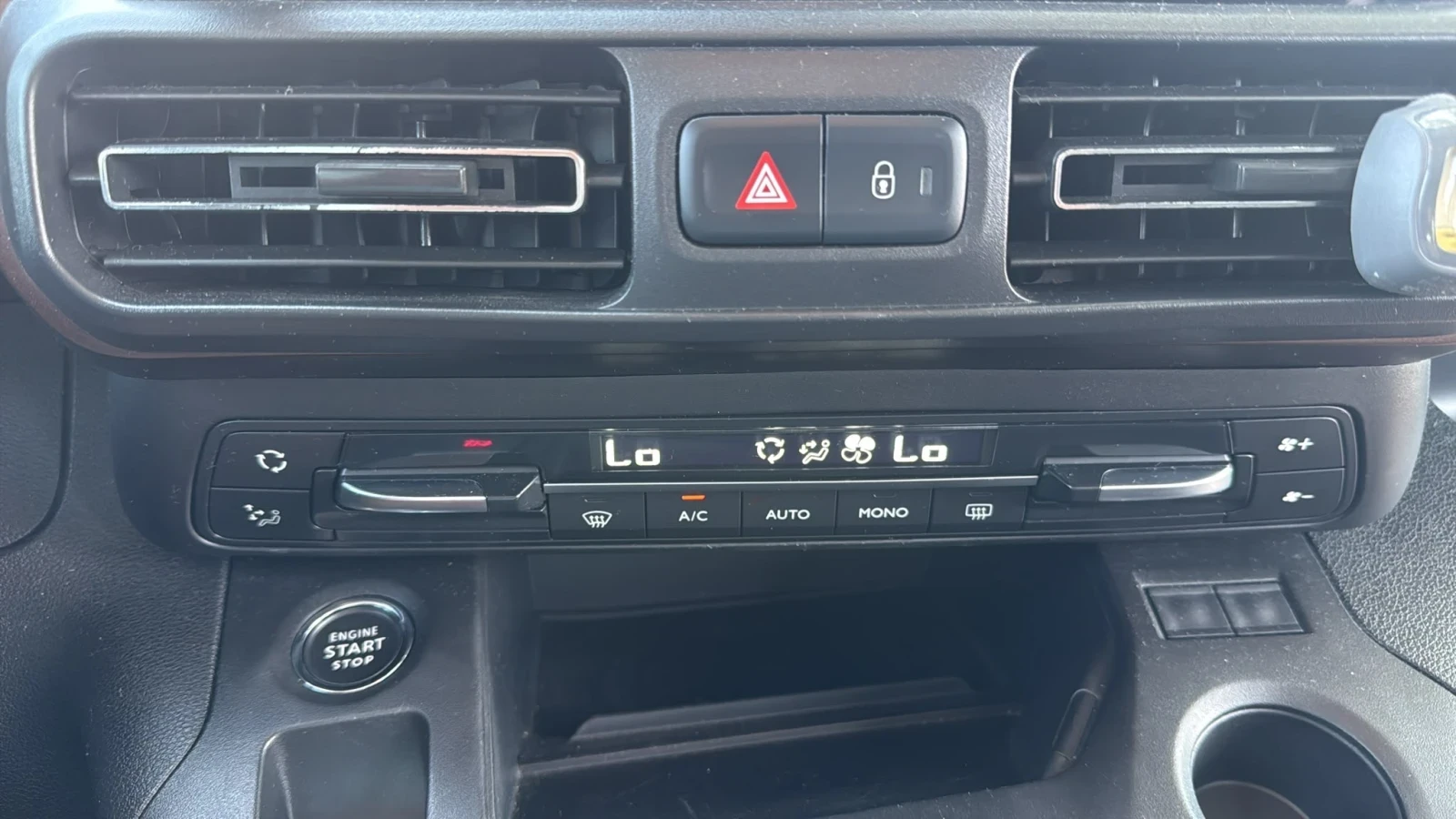 Peugeot Rifter GT-LINE 1.5 HDI 130 кс, снимка 13 - Автомобили и джипове - 55640068