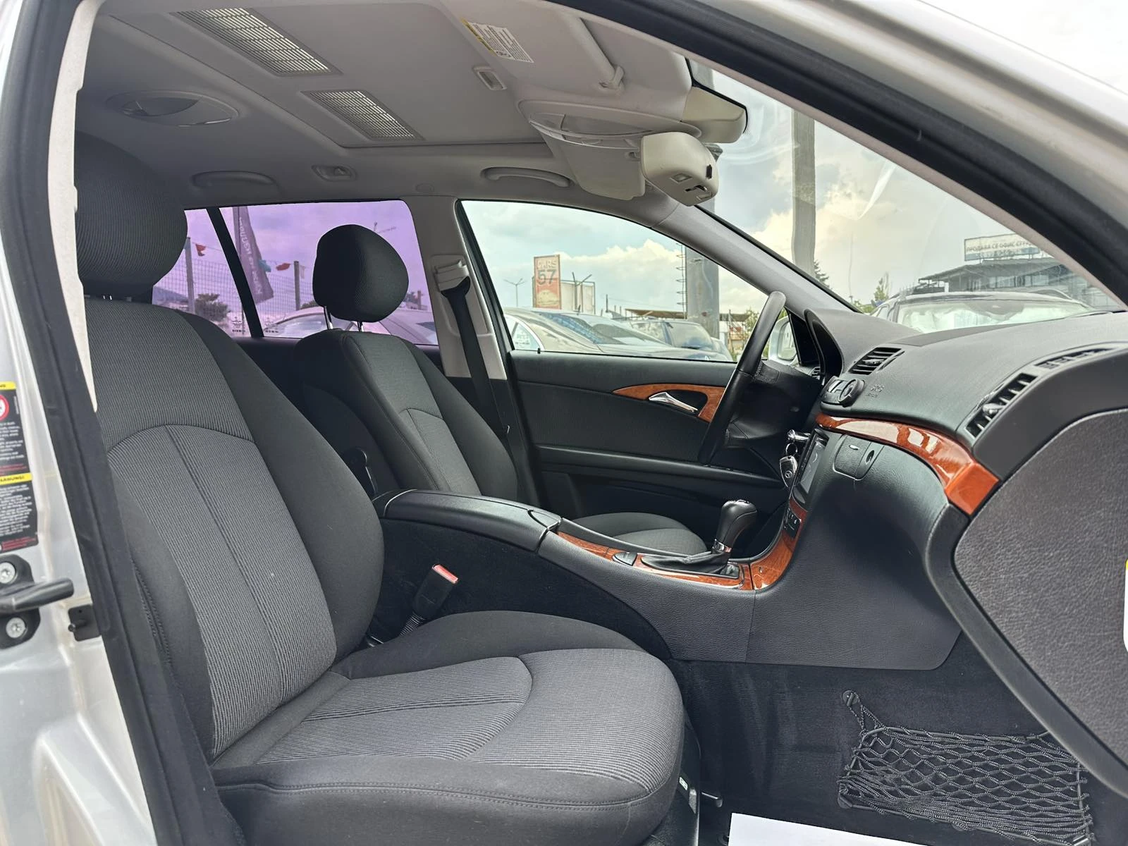 Mercedes-Benz E 200 Kompresssor Aвтоматик Facelift TUV ДО АПРИЛ 2027г , снимка 15 - Автомобили и джипове - 55803789