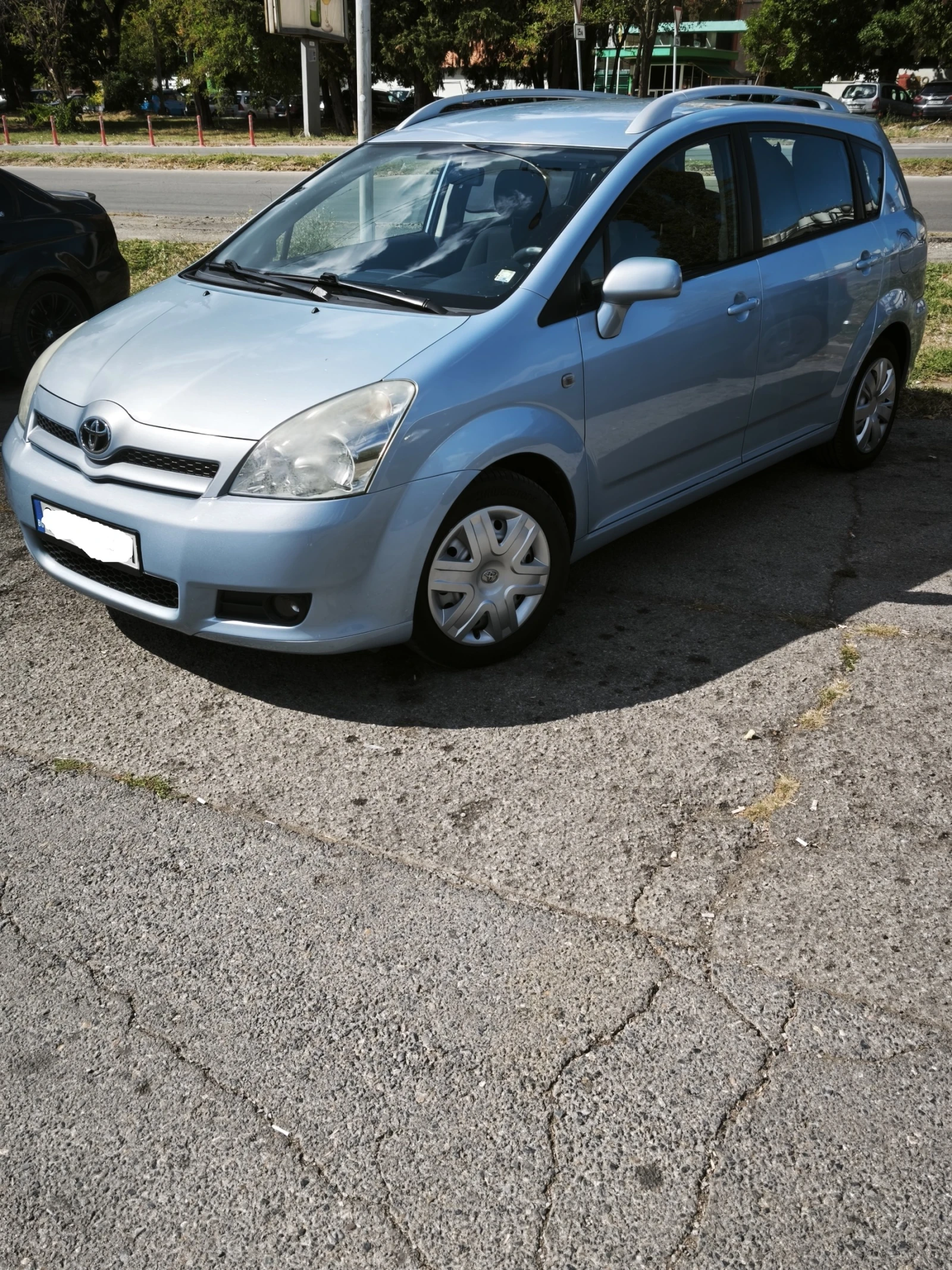 Toyota Corolla verso, снимка 3 - Автомобили и джипове - 56216139