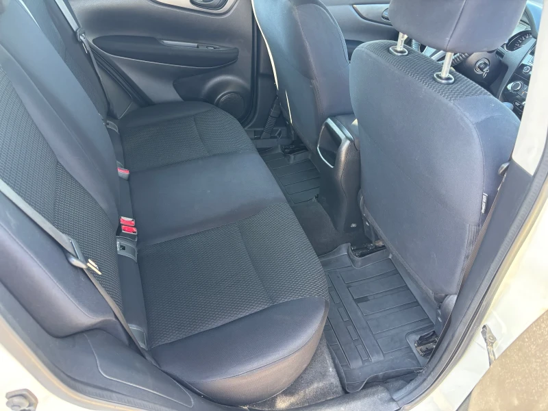 Nissan Qashqai 1.2 automatic, снимка 9 - Автомобили и джипове - 52419025