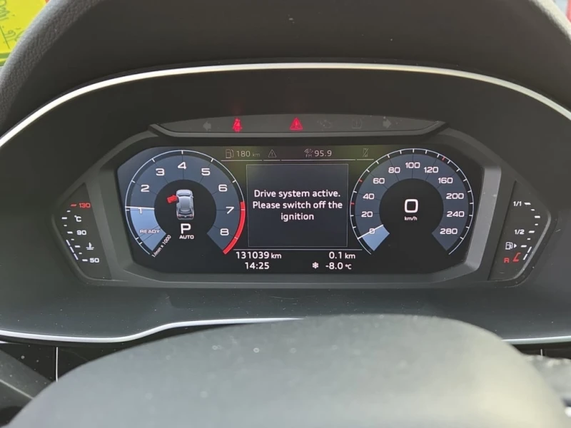 Audi Q3 * Komfort * Quattro * Pano * Carfax * , снимка 9 - Автомобили и джипове - 53414625