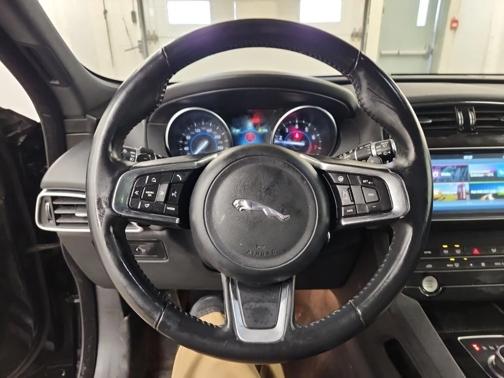 Jaguar F-PACE * PRESTIGE * CARFAX * ���� �� �� | Mobile.bg � ����������� 11