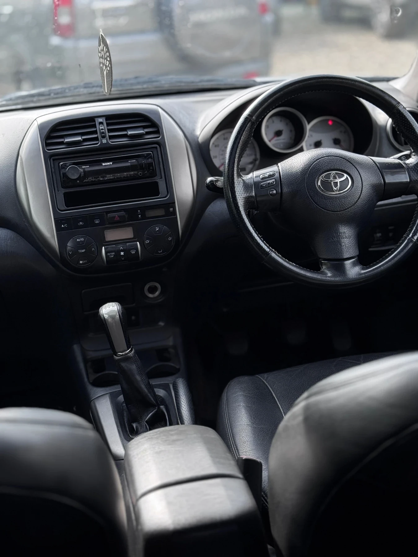 Toyota Rav4 XT4 D-4D, снимка 10 - Автомобили и джипове - 53937954