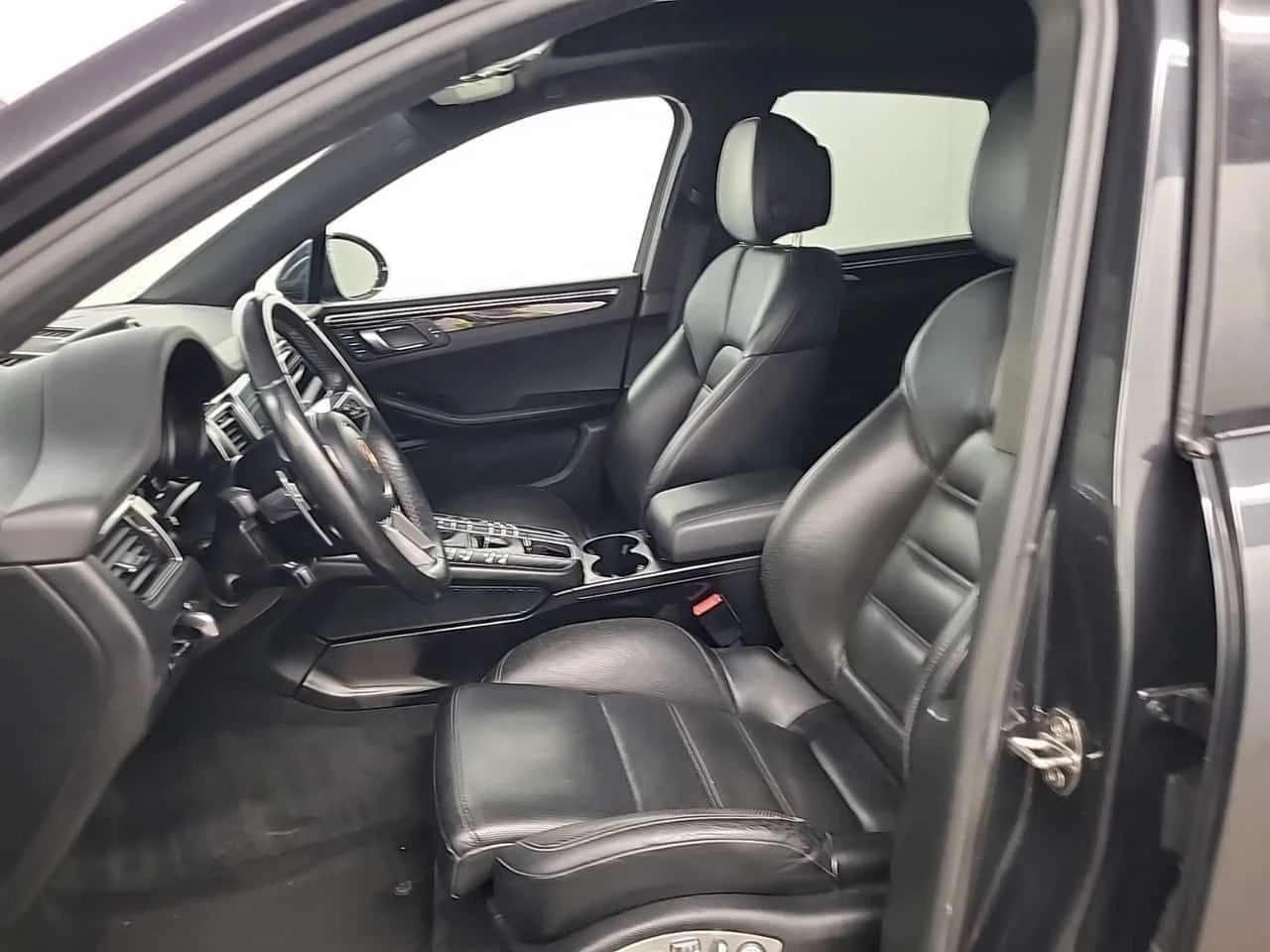 Porsche Macan  S / BOSE / PANO / АВТОКРЕДИТ , снимка 5 - Автомобили и джипове - 54668229