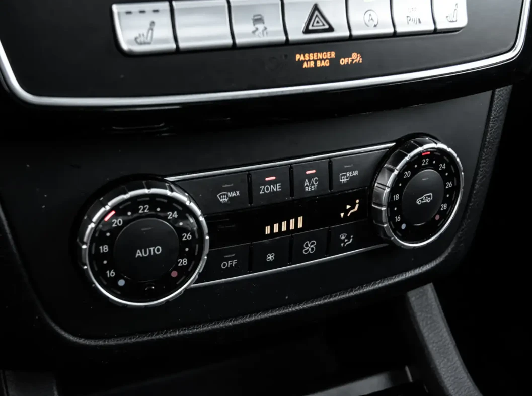 Mercedes-Benz GLE 350 Панорама / Harman Kardon, снимка 12 - Автомобили и джипове - 54999055