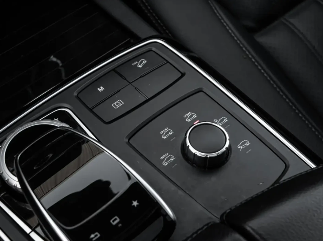 Mercedes-Benz GLE 350 Панорама / Harman Kardon, снимка 11 - Автомобили и джипове - 54999055
