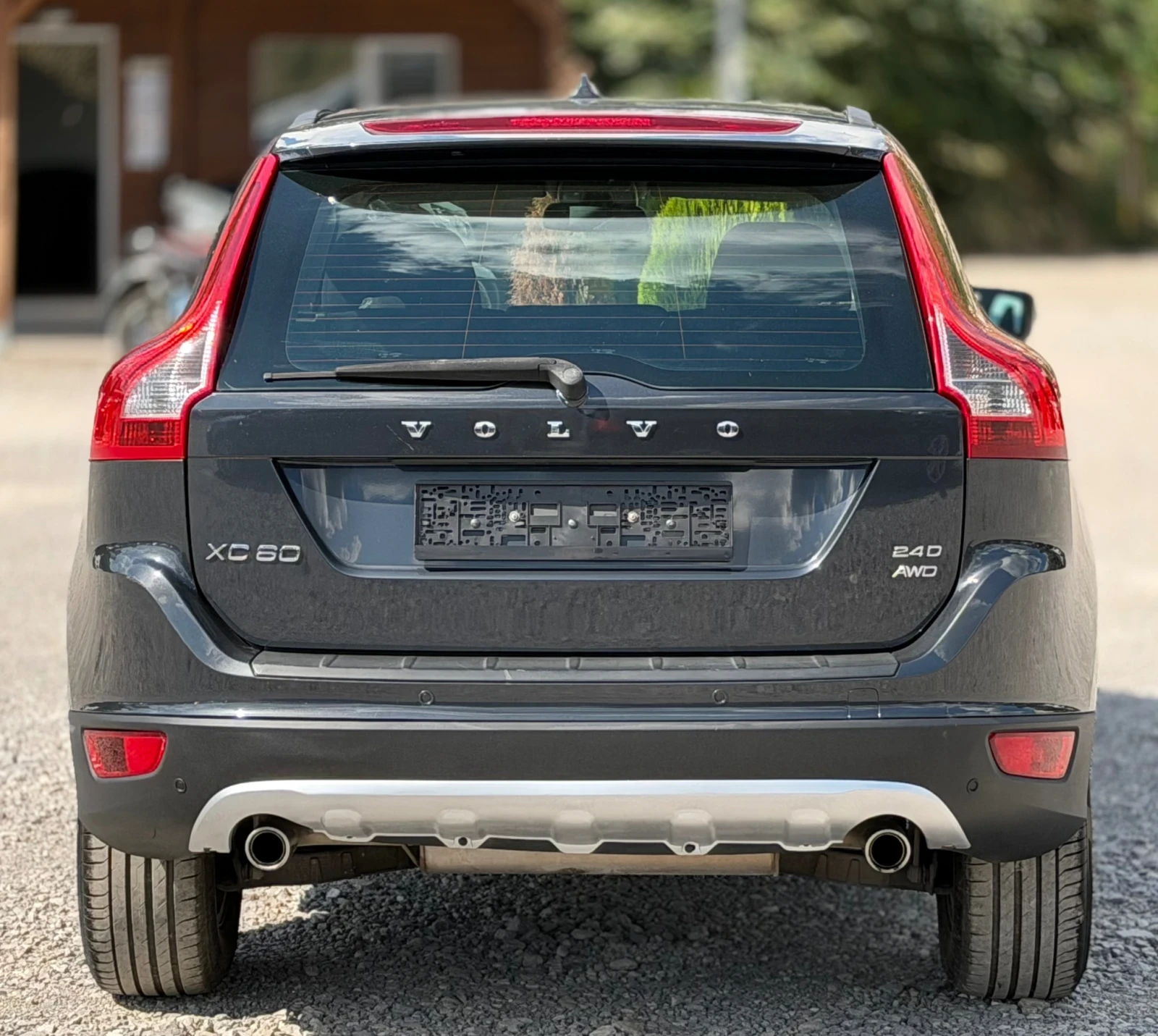 Volvo XC60 2.4D5 163к.с * Навигация* * Панорама* * Италия* , снимка 5 - Автомобили и джипове - 55043749
