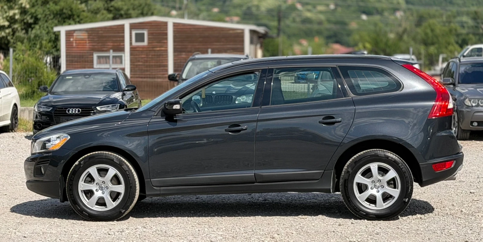 Volvo XC60 2.4D5 163к.с * Навигация* * Панорама* * Италия* , снимка 7 - Автомобили и джипове - 55043749