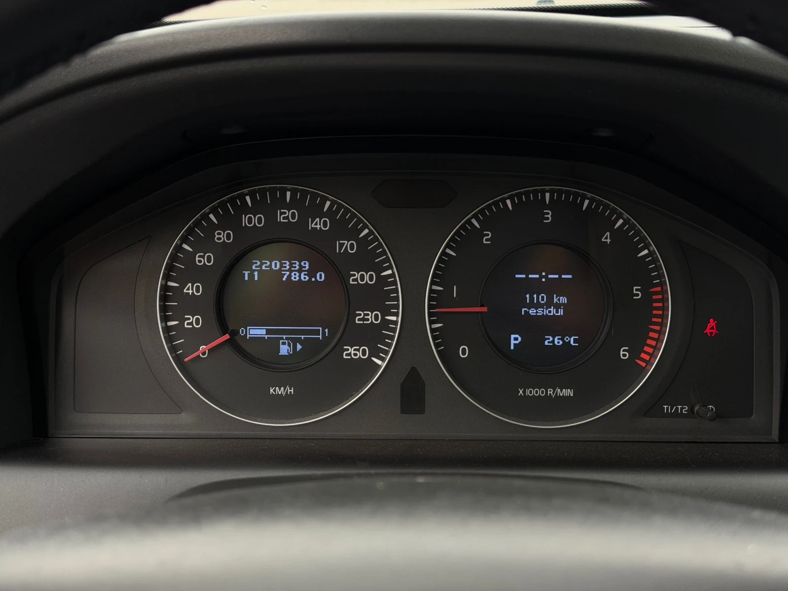 Volvo XC60 2.4D5 163к.с * Навигация* * Панорама* * Италия* , снимка 17 - Автомобили и джипове - 55043749