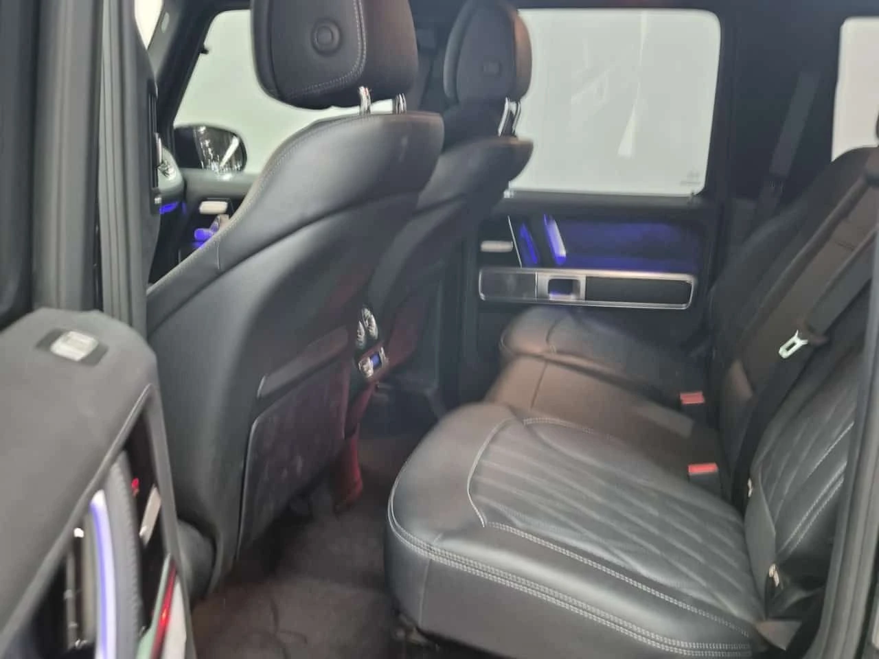 Mercedes-Benz G 63 AMG * CARFAX * АВТОКРЕДИТ БЕЗ ПЪРВОНАЧАЛНА, снимка 13 - Автомобили и джипове - 55440611