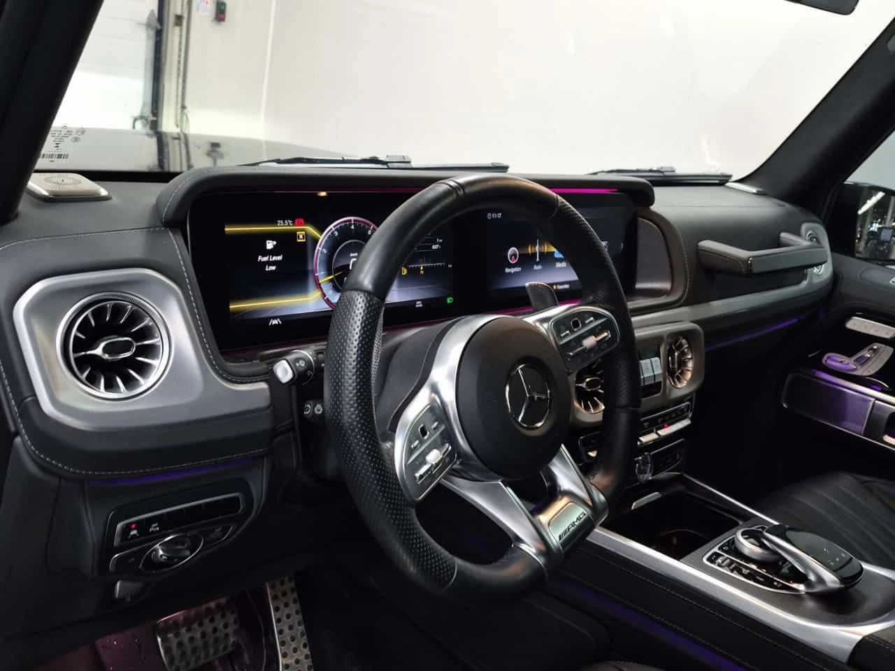 Mercedes-Benz G 63 AMG * CARFAX * АВТОКРЕДИТ БЕЗ ПЪРВОНАЧАЛНА, снимка 11 - Автомобили и джипове - 55440611