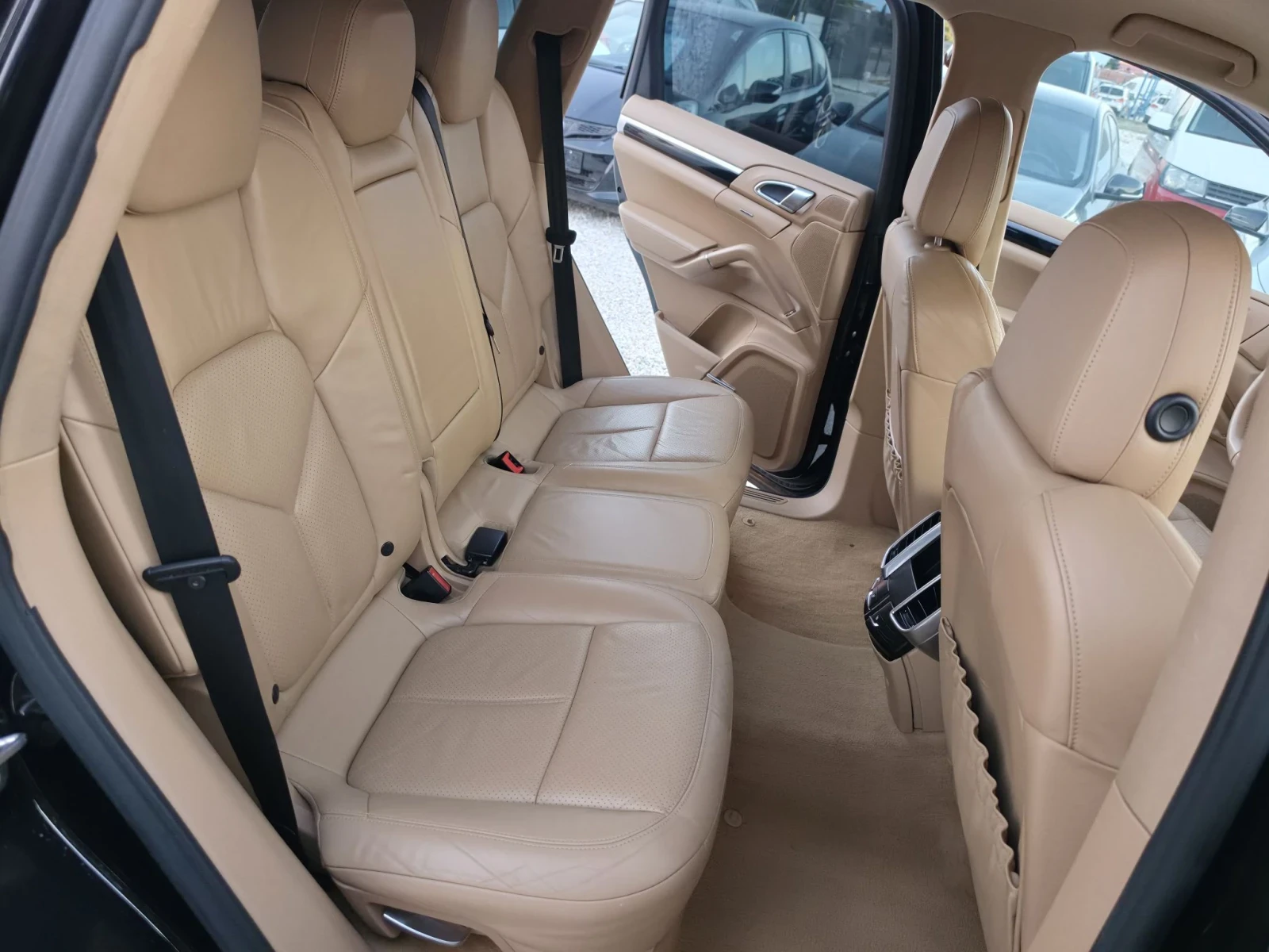 Porsche Cayenne 3.0 V6, снимка 13 - Автомобили и джипове - 56403868