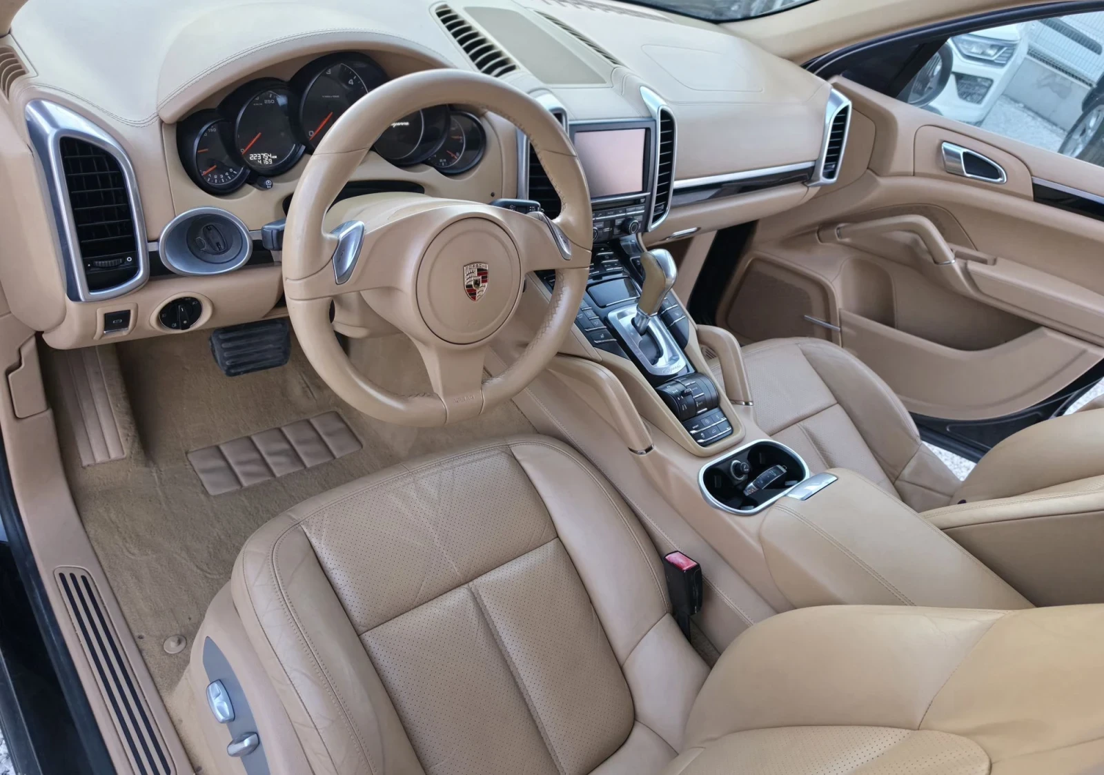 Porsche Cayenne 3.0 V6, снимка 9 - Автомобили и джипове - 56403868