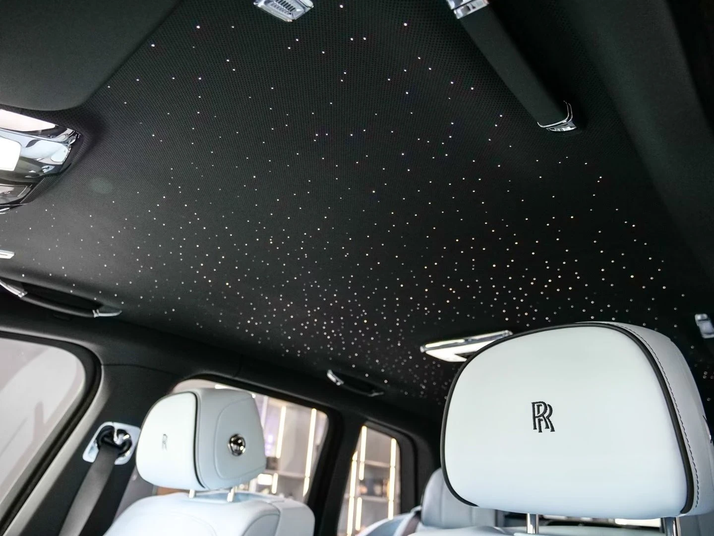 Rolls-Royce Cullinan SHOOTING STAR / BESPOKE / REAR THEATRE / | Mobile.bg � ����������� 8