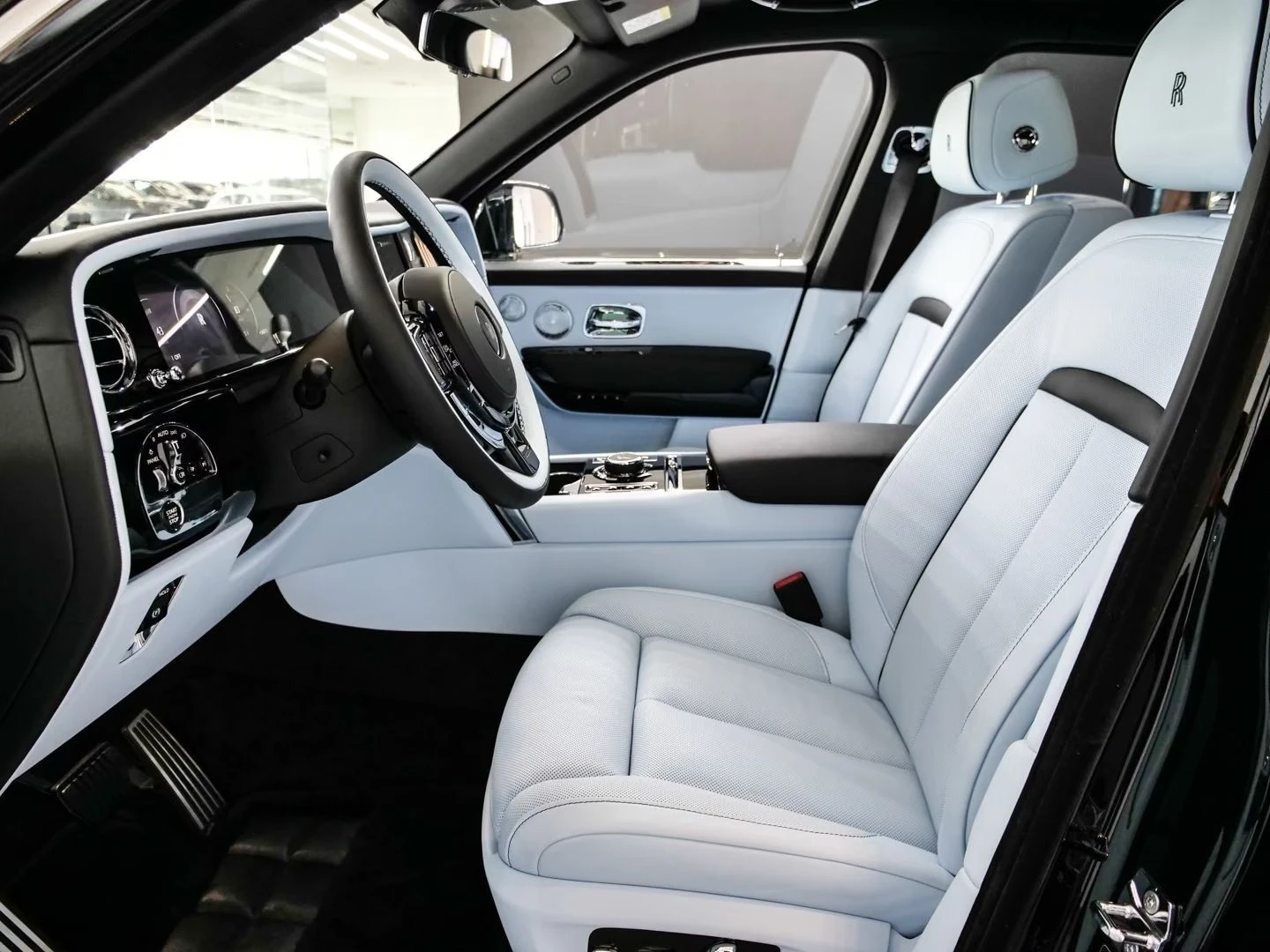 Rolls-Royce Cullinan SHOOTING STAR / BESPOKE / REAR THEATRE / | Mobile.bg � ����������� 6