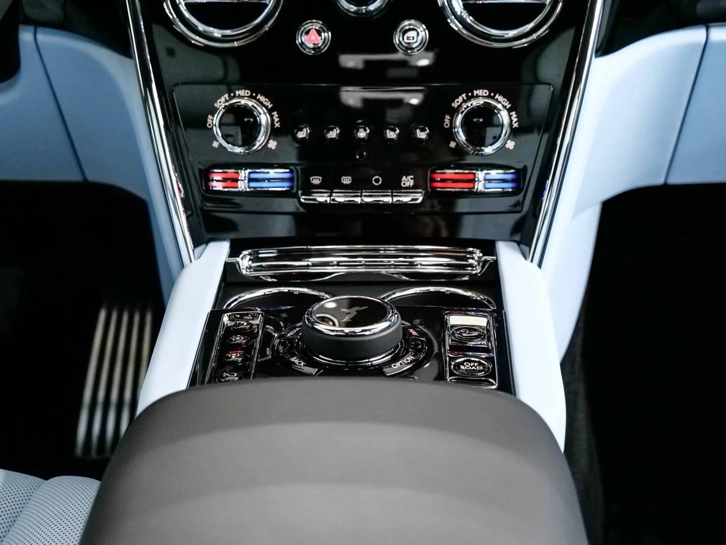 Rolls-Royce Cullinan SHOOTING STAR / BESPOKE / REAR THEATRE / | Mobile.bg � ����������� 11