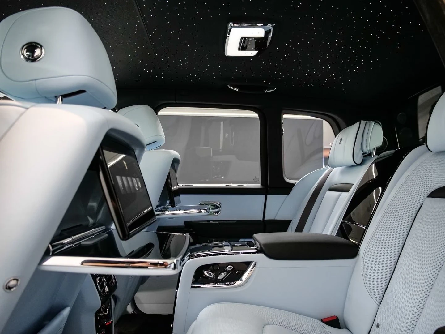 Rolls-Royce Cullinan SHOOTING STAR / BESPOKE / REAR THEATRE / | Mobile.bg � ����������� 13