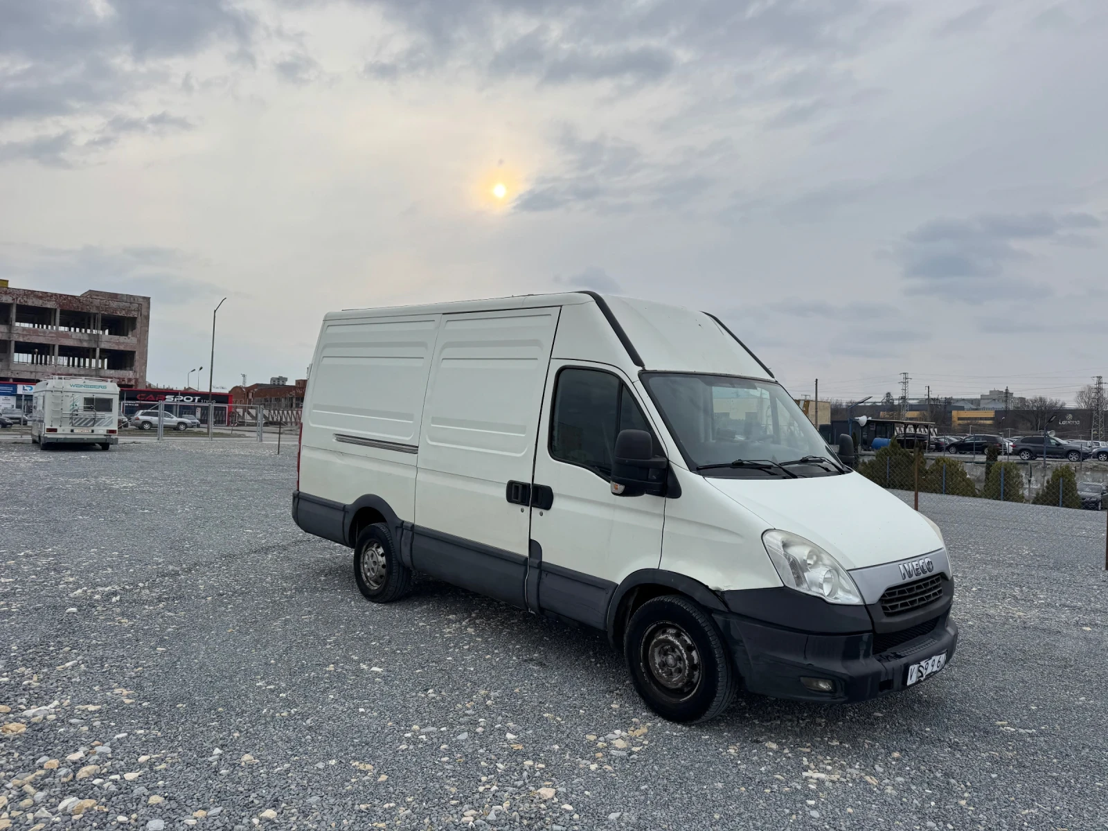 Iveco Daily KLIMATIK MAXI MAXI БЕЗ ТОЧКА РЪЖДА!!!!, снимка 3 - Бусове и автобуси - 53921673