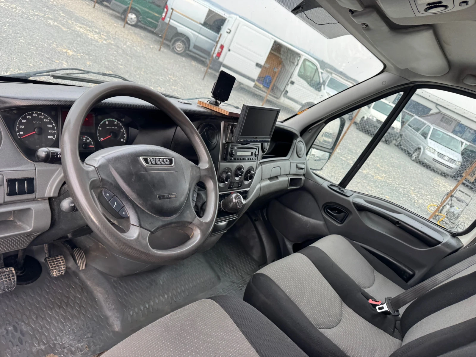 Iveco Daily KLIMATIK MAXI MAXI БЕЗ ТОЧКА РЪЖДА!!!!, снимка 9 - Бусове и автобуси - 53921673