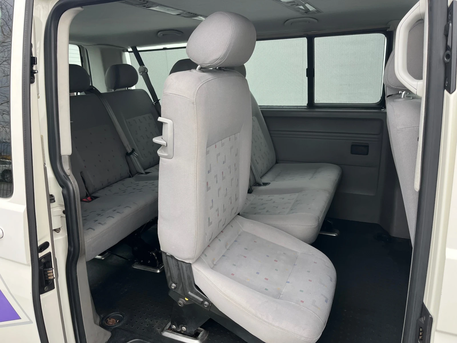 VW T5 1.9TDI-T5 Caravelle 8+ 1места, снимка 13 - Бусове и автобуси - 54001665