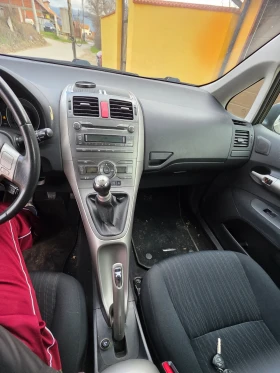 Toyota Auris 1.6 LPG , снимка 9
