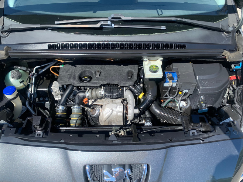 Peugeot 5008 1.6HDI Сменен ангренаж комплект!!!, снимка 15 - Автомобили и джипове - 45207116