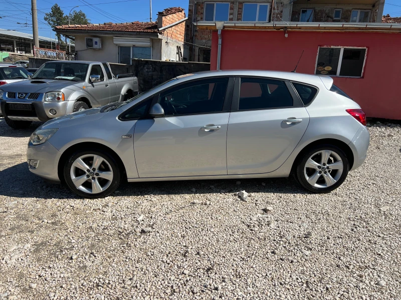 Opel Astra 1, 6 Газ-Бензин, снимка 2 - Автомобили и джипове - 49583239