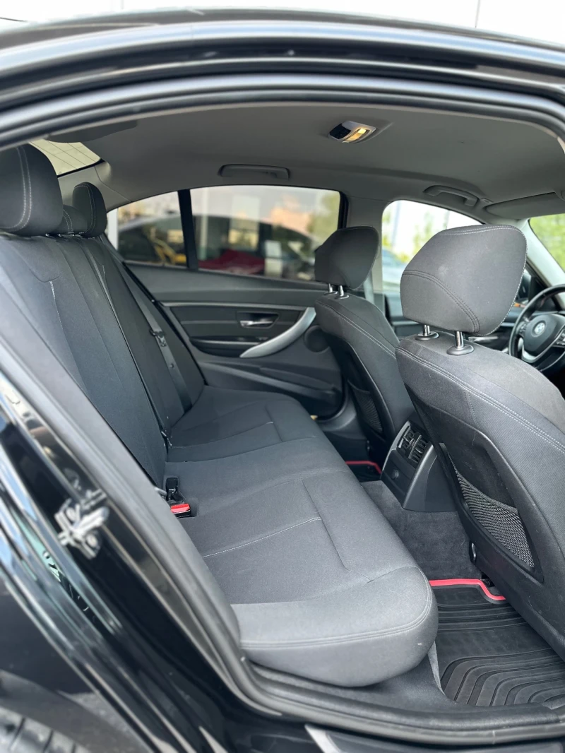 BMW 320, снимка 13 - Автомобили и джипове - 52299460