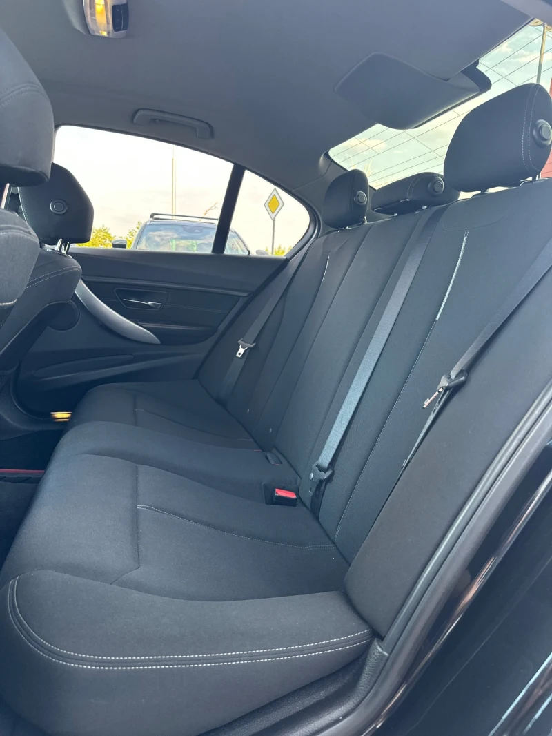 BMW 320, снимка 12 - Автомобили и джипове - 52299460