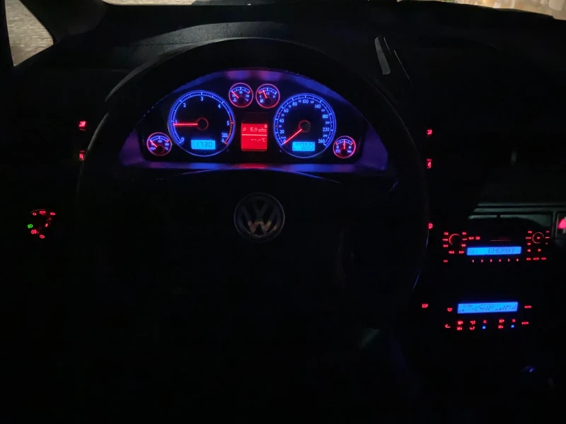 VW Sharan, снимка 10 - Автомобили и джипове - 52596218