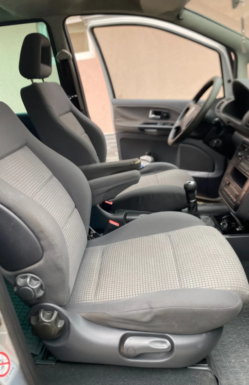VW Sharan, снимка 8 - Автомобили и джипове - 52596218