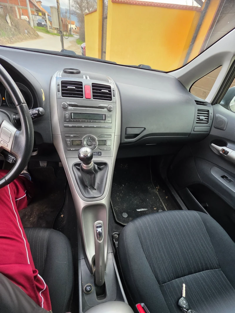 Toyota Auris 1.6 LPG , снимка 9 - Автомобили и джипове - 52910852