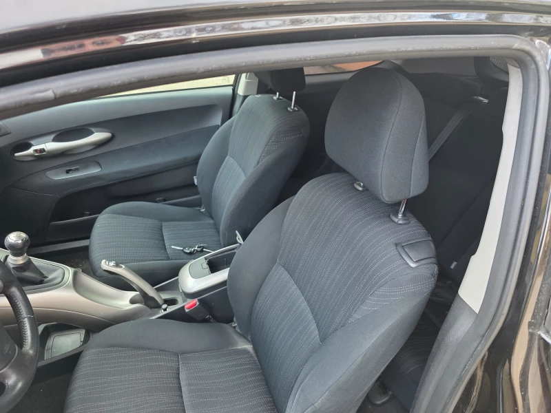 Toyota Auris 1.6 LPG , снимка 8 - Автомобили и джипове - 52910852