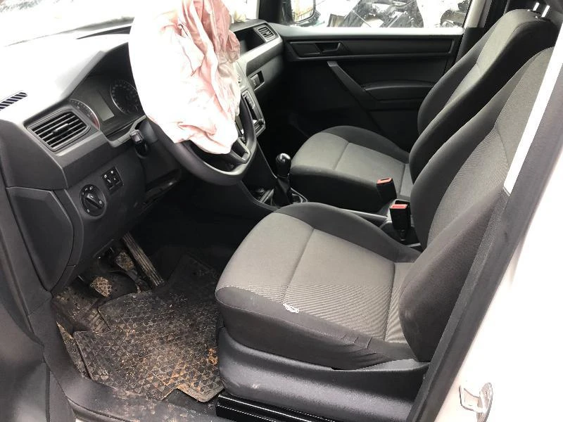 VW Caddy 1.6TDI, снимка 6 - Автомобили и джипове - 27325289