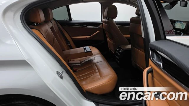 BMW 520, снимка 11 - Автомобили и джипове - 56089334