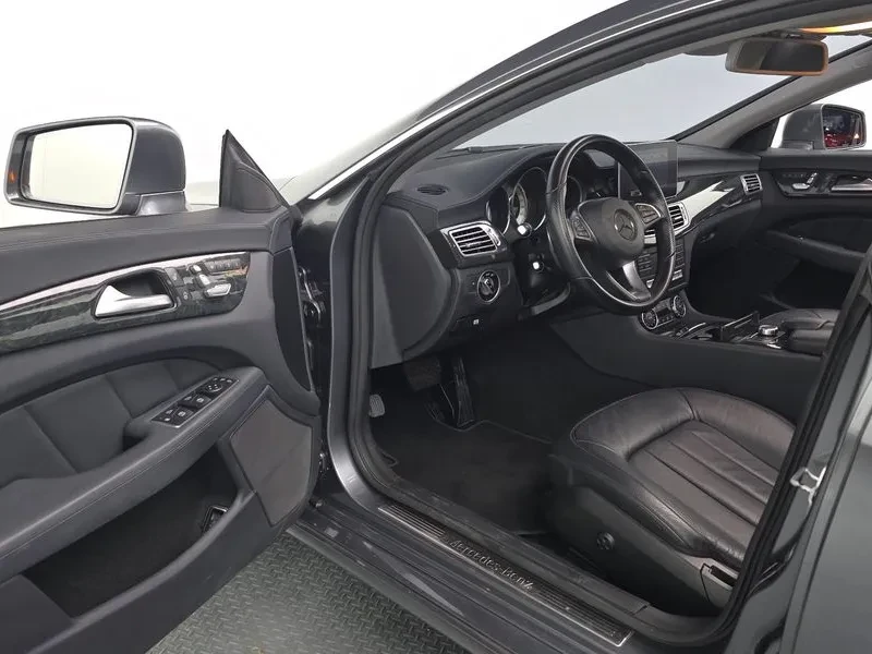 Mercedes-Benz CLS 250 W218 D 4Matic, снимка 10 - Автомобили и джипове - 56210168