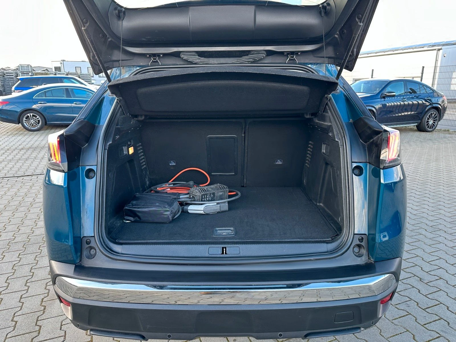 Peugeot 3008   Plug-in hybrid | Mobile.bg   13