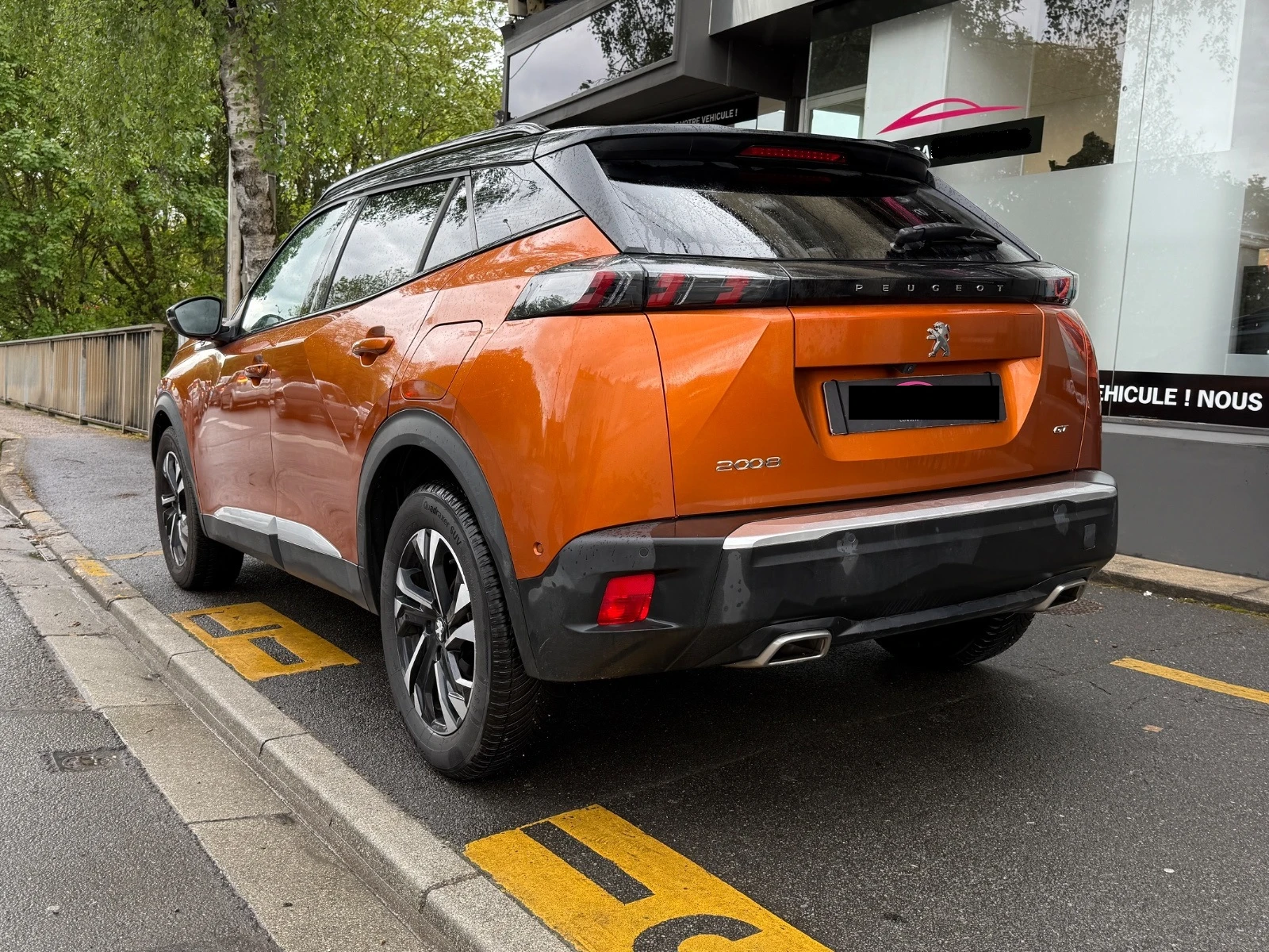 Peugeot 2008 GT PURETECH EAT8 131 - изображение 6
