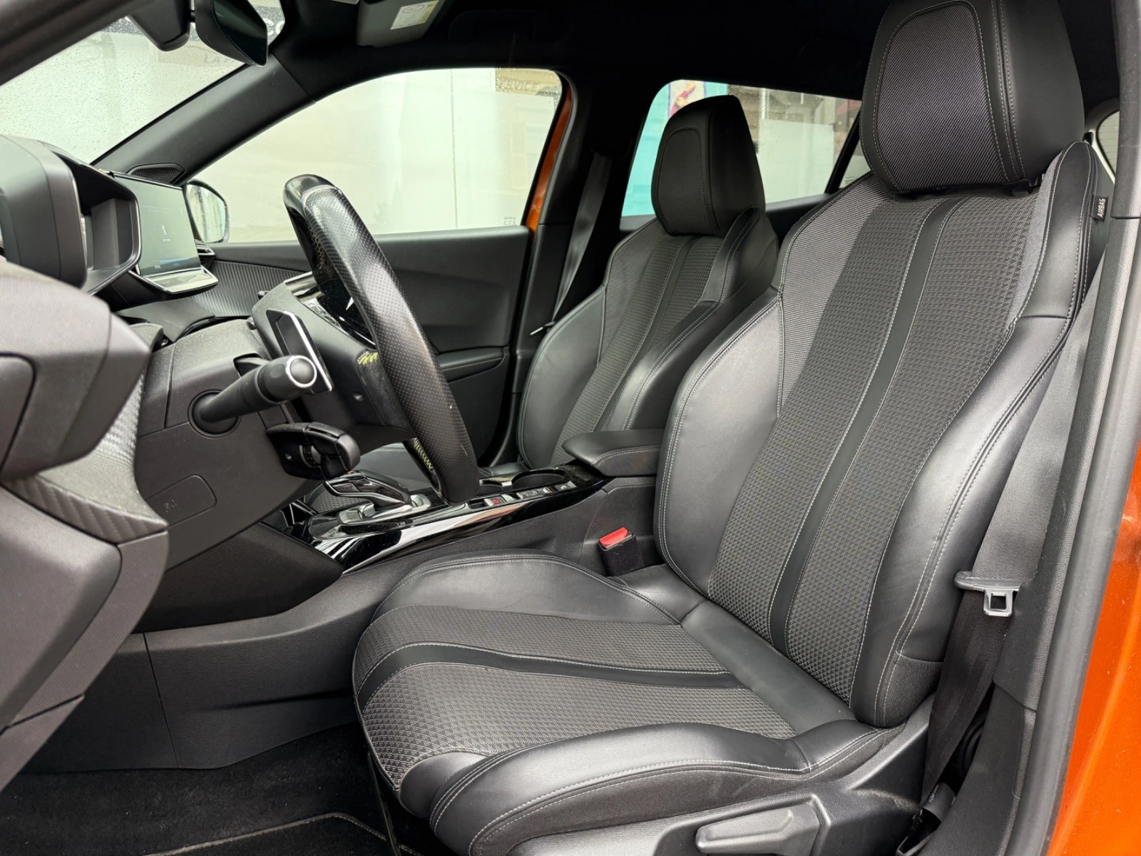 Peugeot 2008 GT PURETECH EAT8 131 - изображение 10