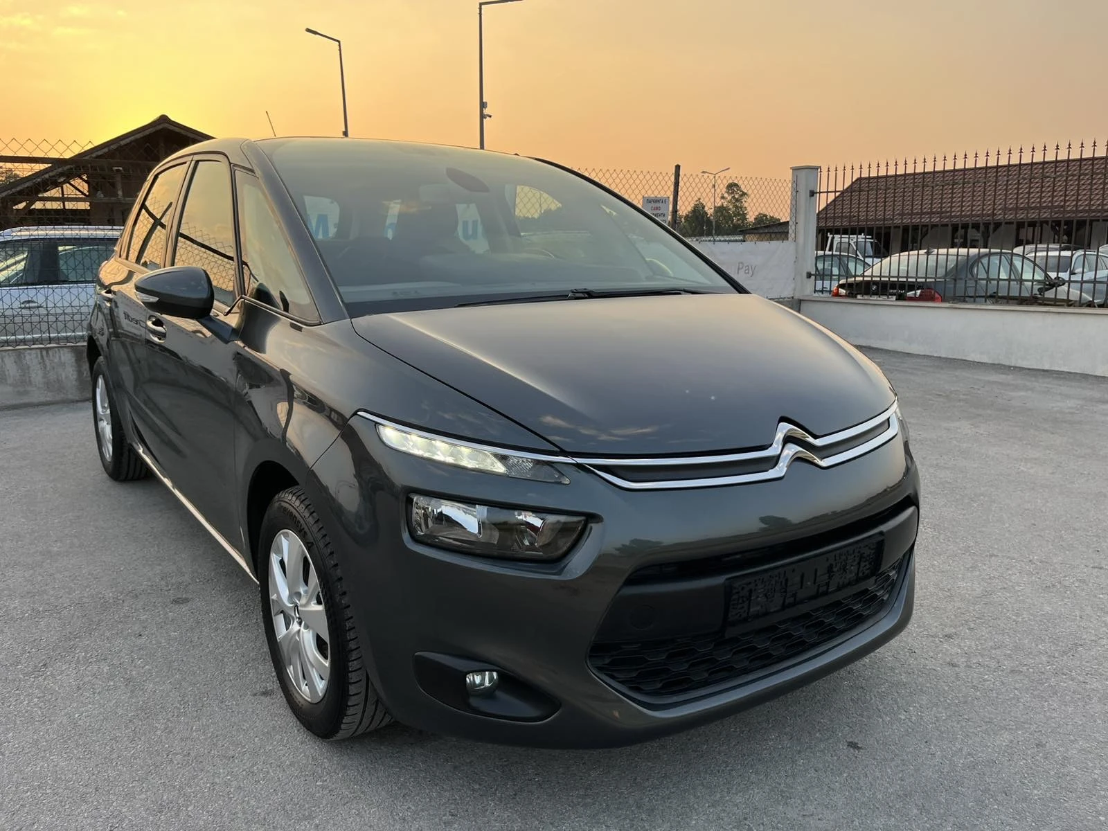 Citroen C4 Picasso 1.6HDI 120кс EURO 6B ПЕРФЕКТЕН ВНОС ИТАЛИЯ - изображение 3