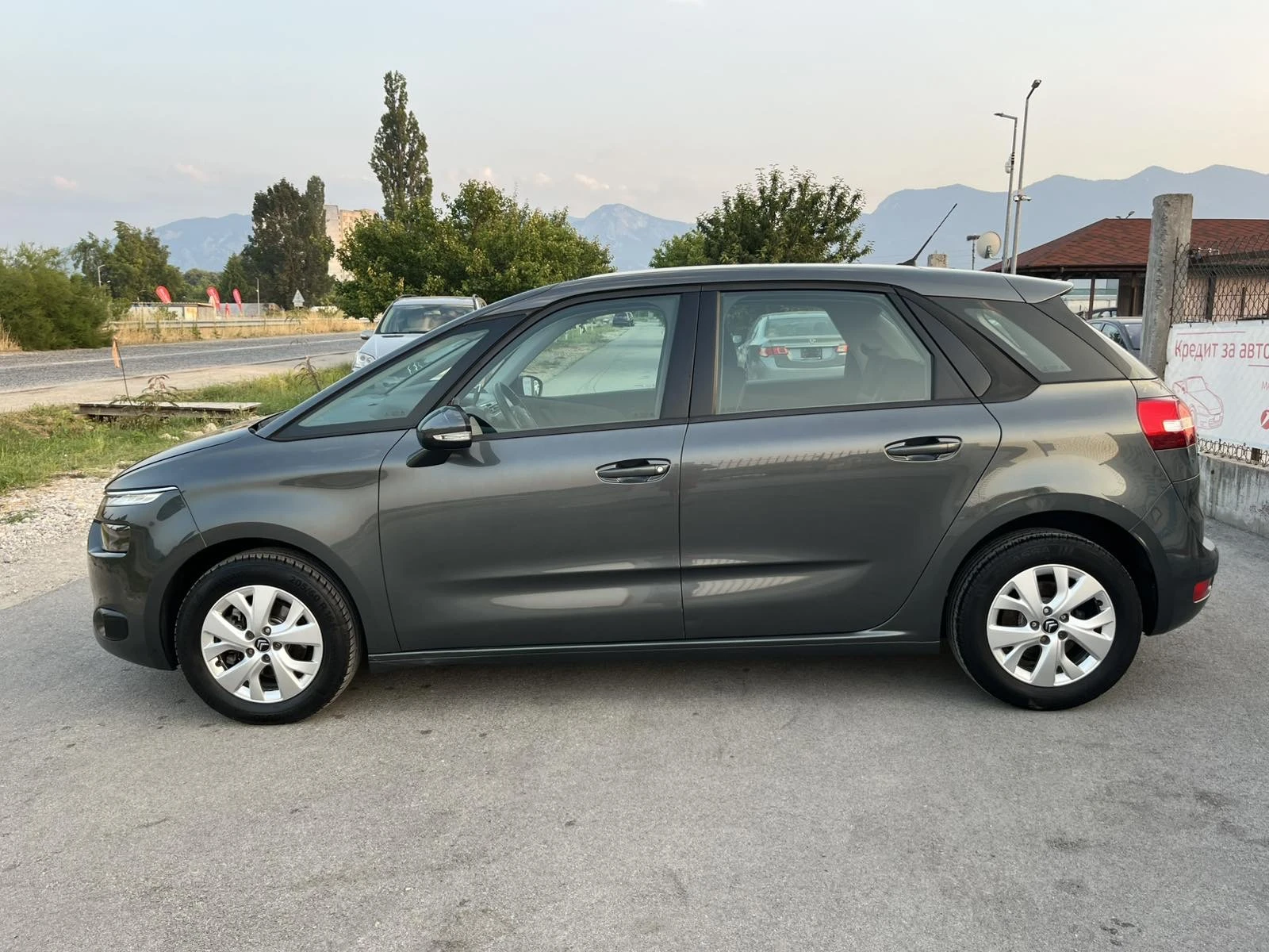 Citroen C4 Picasso 1.6HDI 120кс EURO 6B ПЕРФЕКТЕН ВНОС ИТАЛИЯ - изображение 6