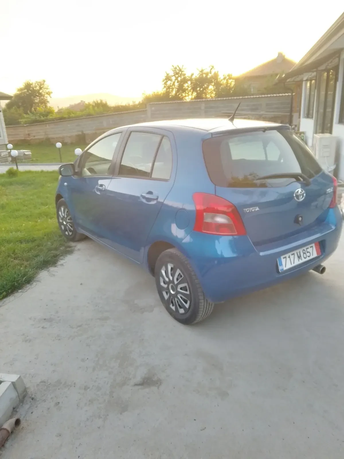 Toyota Yaris  - изображение 2